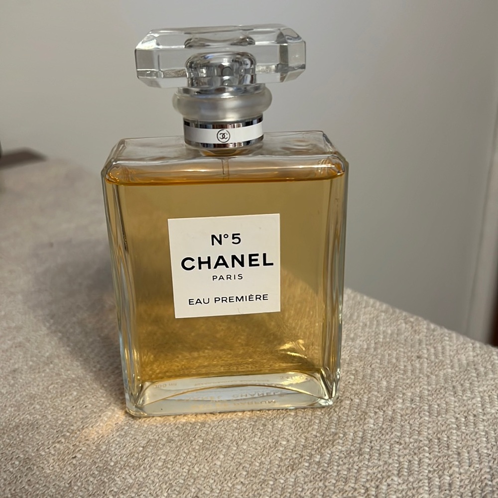 Chanel No 5 perfume